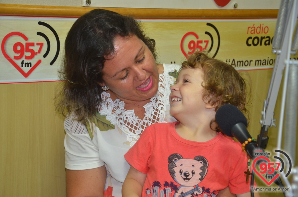 Ouça: superação e cura do câncer na vida do Enzo, de 4 anos