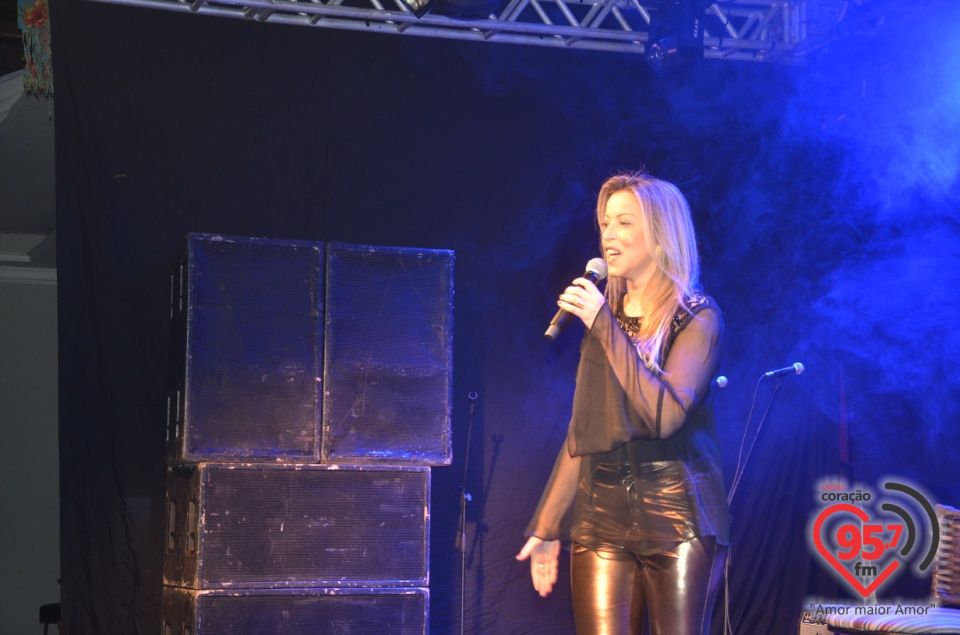 Fotos do Evangeliza Show com Adriana Arydes no Clube Indaiá