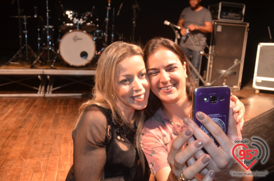 Fotos do Evangeliza Show com Adriana Arydes no Clube Indaiá