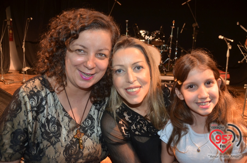 Fotos do Evangeliza Show com Adriana Arydes no Clube Indaiá