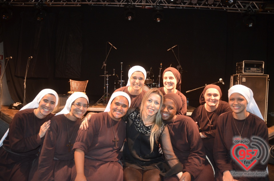 Fotos do Evangeliza Show com Adriana Arydes no Clube Indaiá