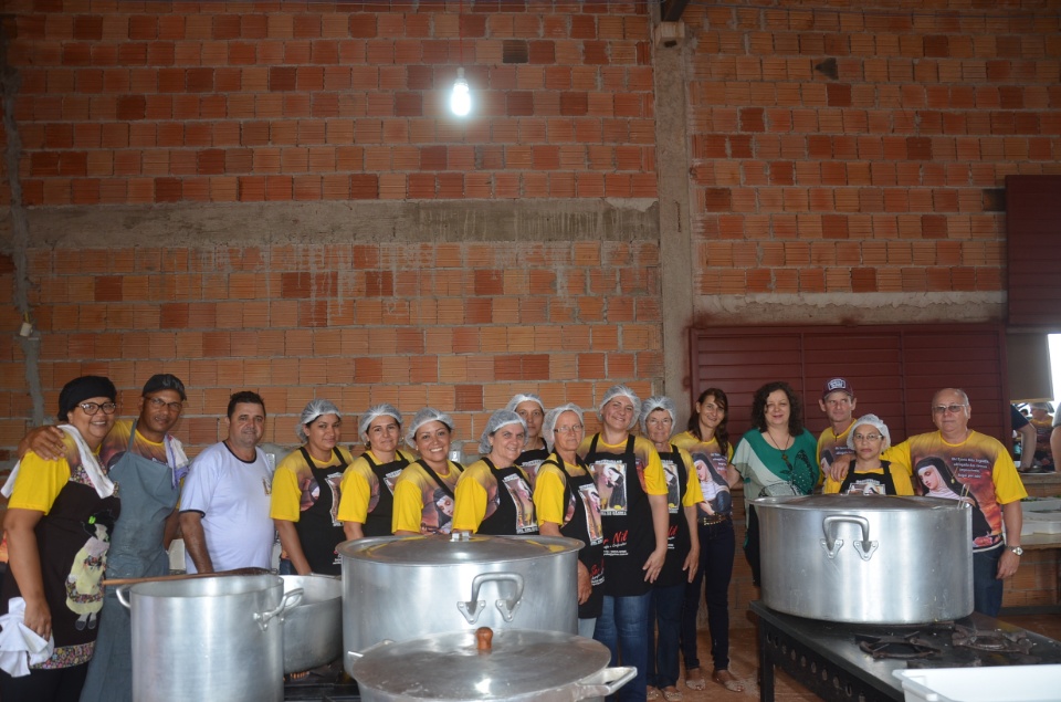 Comunidade Santa Rita de Cássia realiza almoço com Costelão