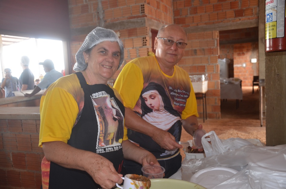 Comunidade Santa Rita de Cássia realiza almoço com Costelão