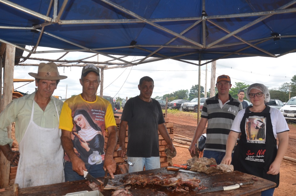 Comunidade Santa Rita de Cássia realiza almoço com Costelão