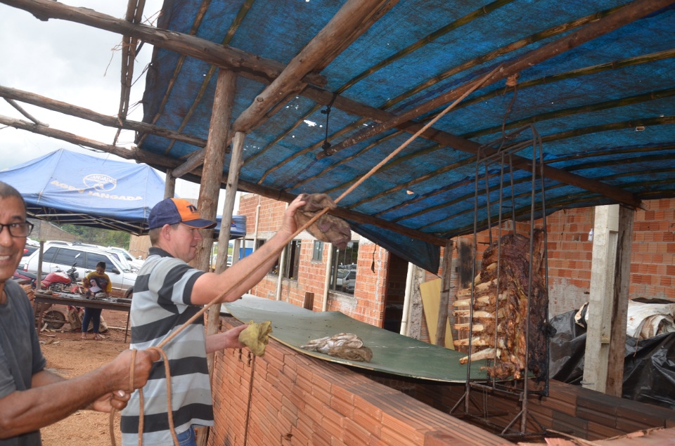 Comunidade Santa Rita de Cássia realiza almoço com Costelão
