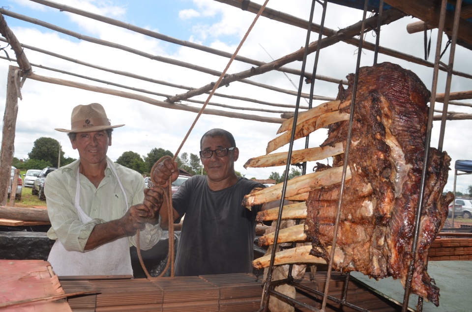 Comunidade Santa Rita de Cássia realiza almoço com Costelão