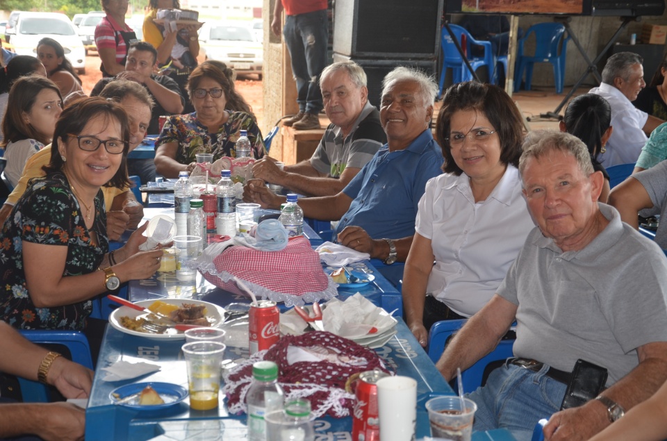 Comunidade Santa Rita de Cássia realiza almoço com Costelão