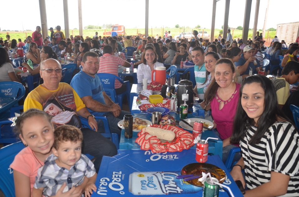 Comunidade Santa Rita de Cássia realiza almoço com Costelão