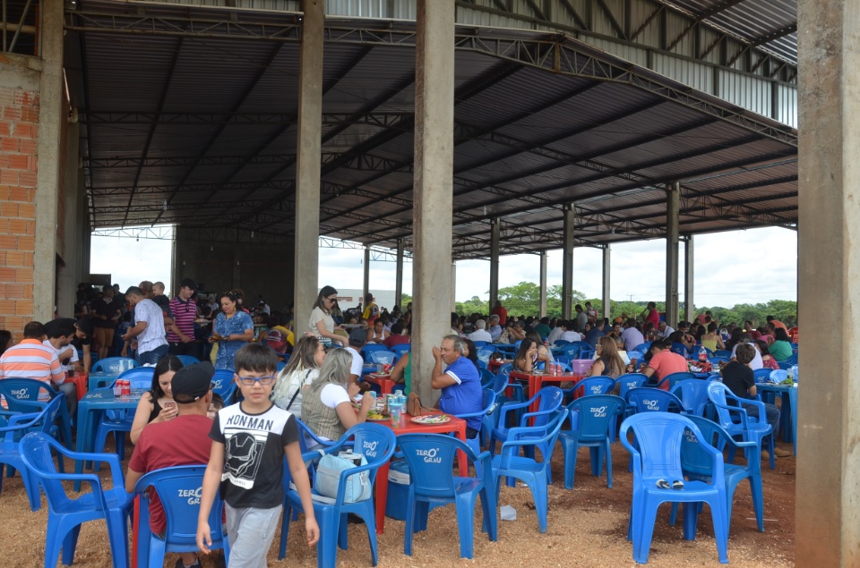 Comunidade Santa Rita de Cássia realiza almoço com Costelão