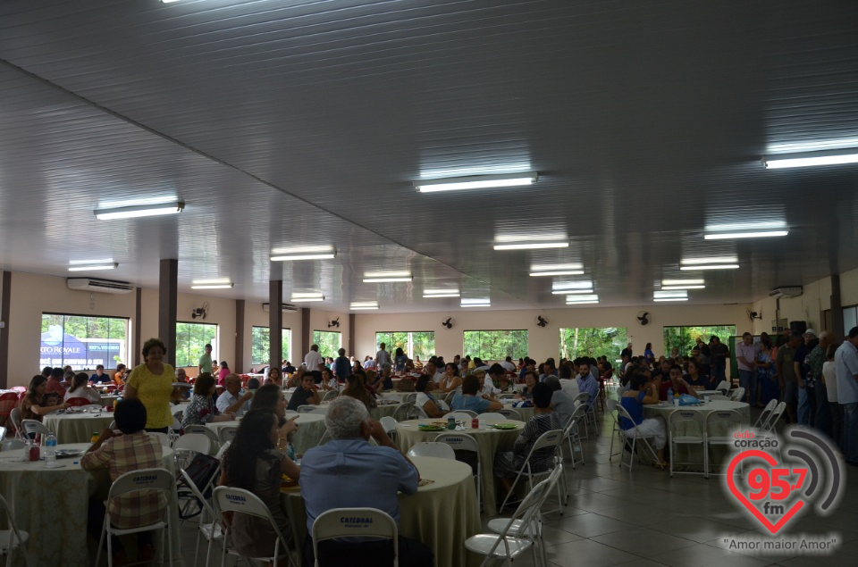 Fotos do almoço de domingo da catedral - 'Porco à Paraguaia'