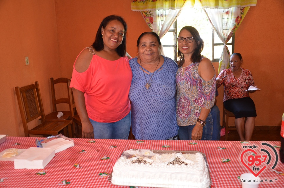 Dona Albetiza, mãe do frei Roberto, comemora idade nova