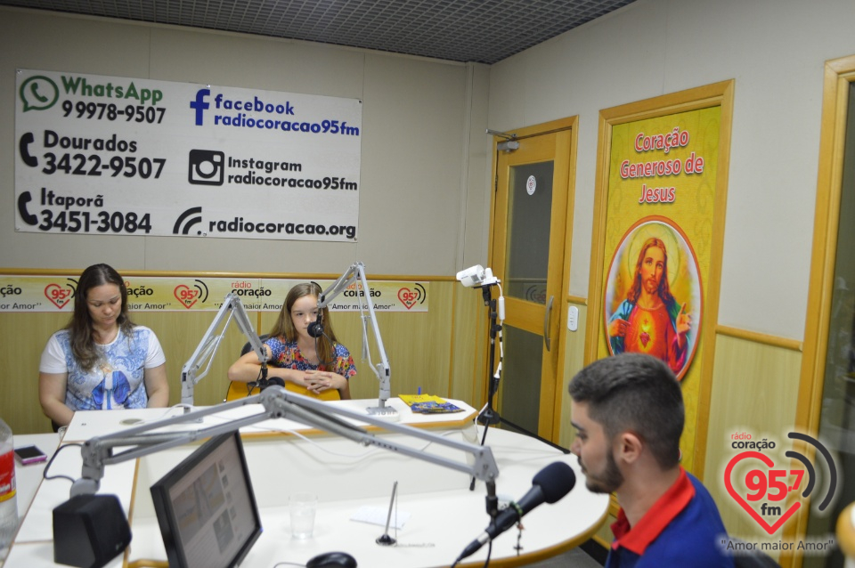 Maria Antoniela participa de bate papo na Rádio Coração