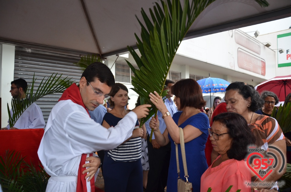 Dom Henrique preside Missa de Ramos na catedral