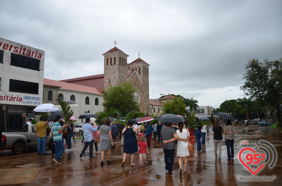 Dom Henrique preside Missa de Ramos na catedral