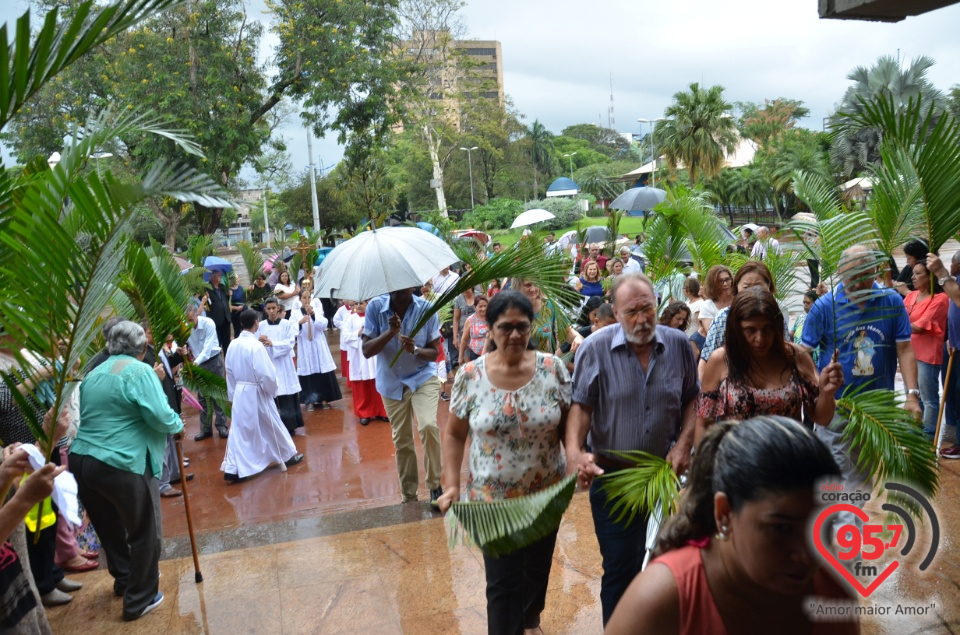 Dom Henrique preside Missa de Ramos na catedral