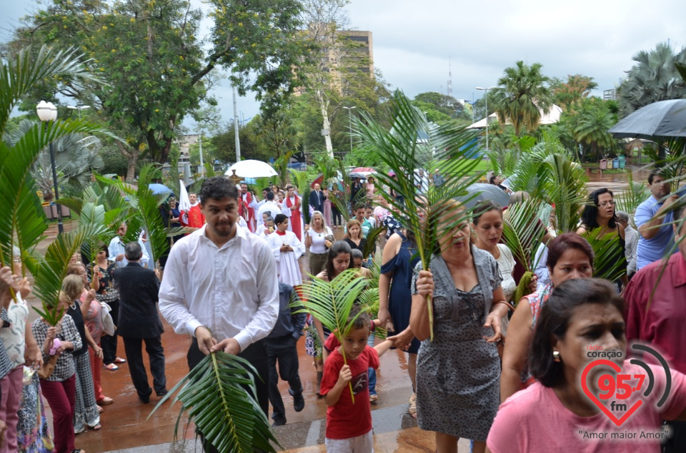 Dom Henrique preside Missa de Ramos na catedral