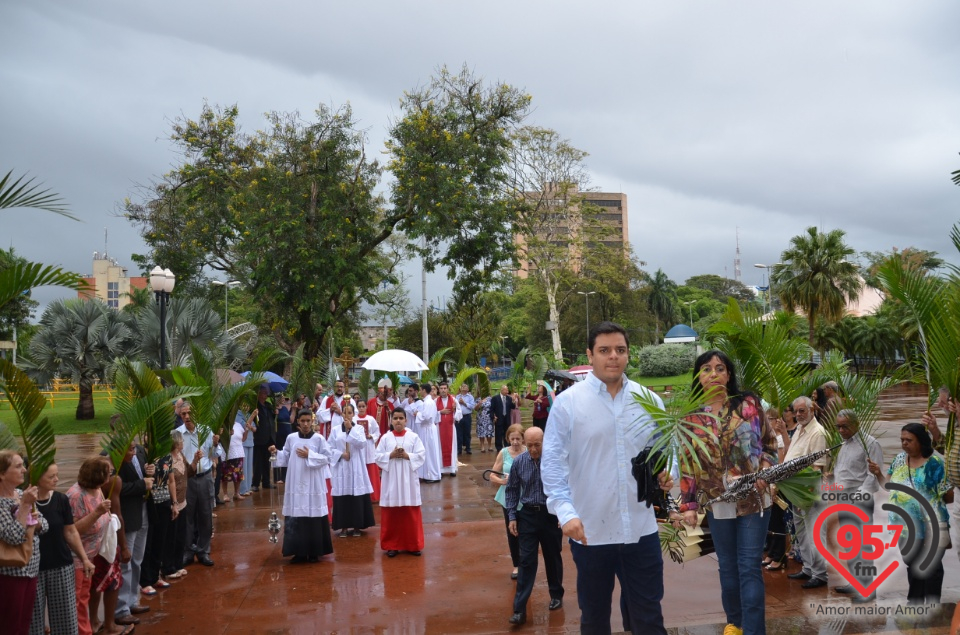 Dom Henrique preside Missa de Ramos na catedral
