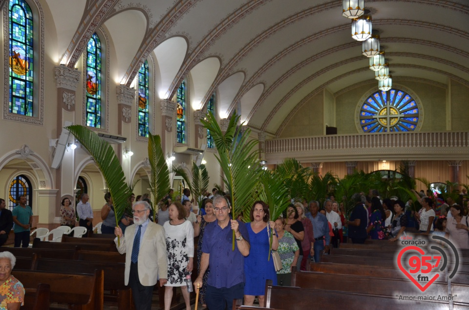 Dom Henrique preside Missa de Ramos na catedral