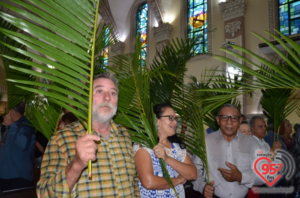 Dom Henrique preside Missa de Ramos na catedral