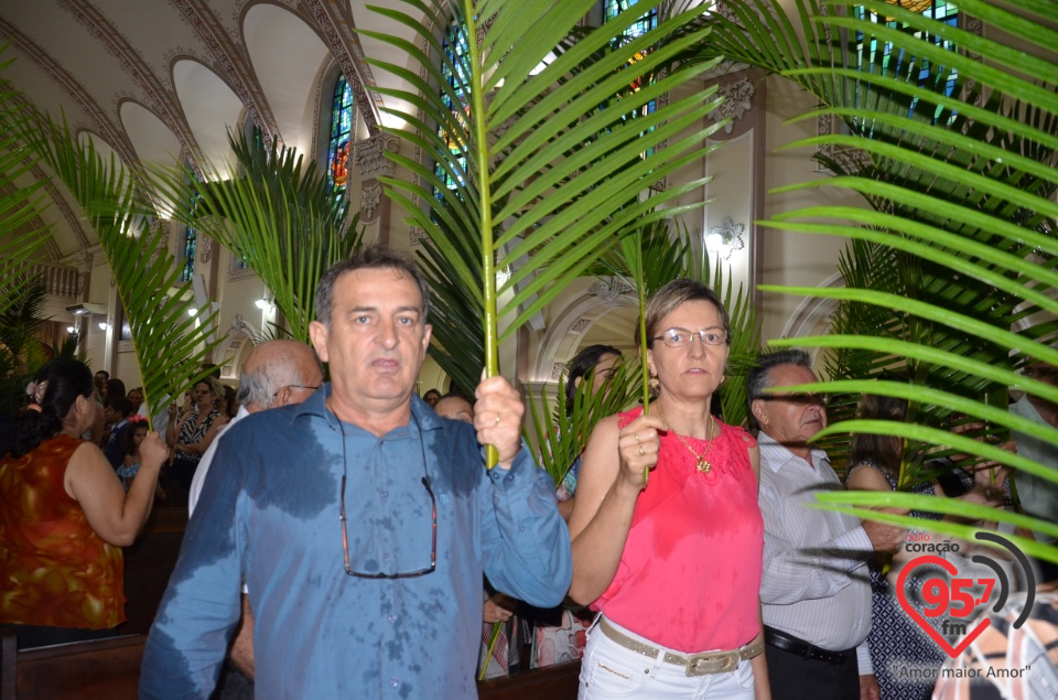 Dom Henrique preside Missa de Ramos na catedral