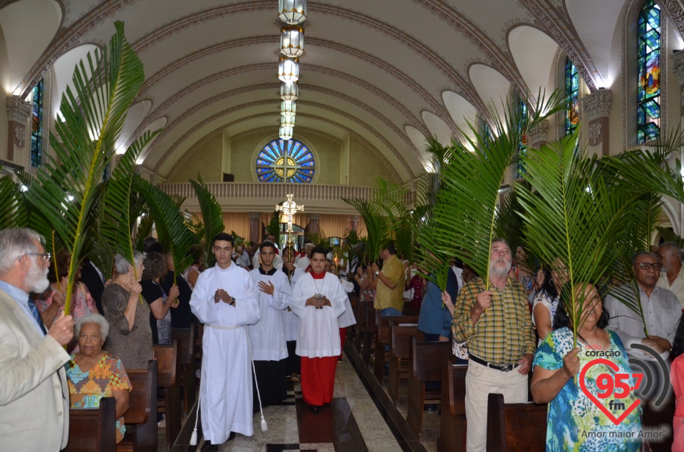 Dom Henrique preside Missa de Ramos na catedral