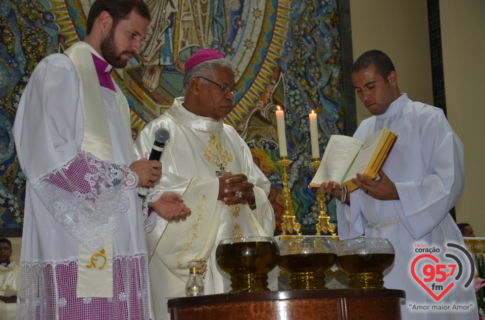 Missa dos Santos Óleos na Catedral de Dourados