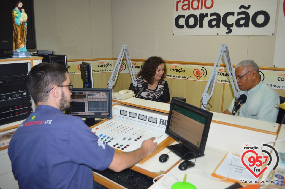 Dom Henrique recebe homenagem na Rádio Coração
