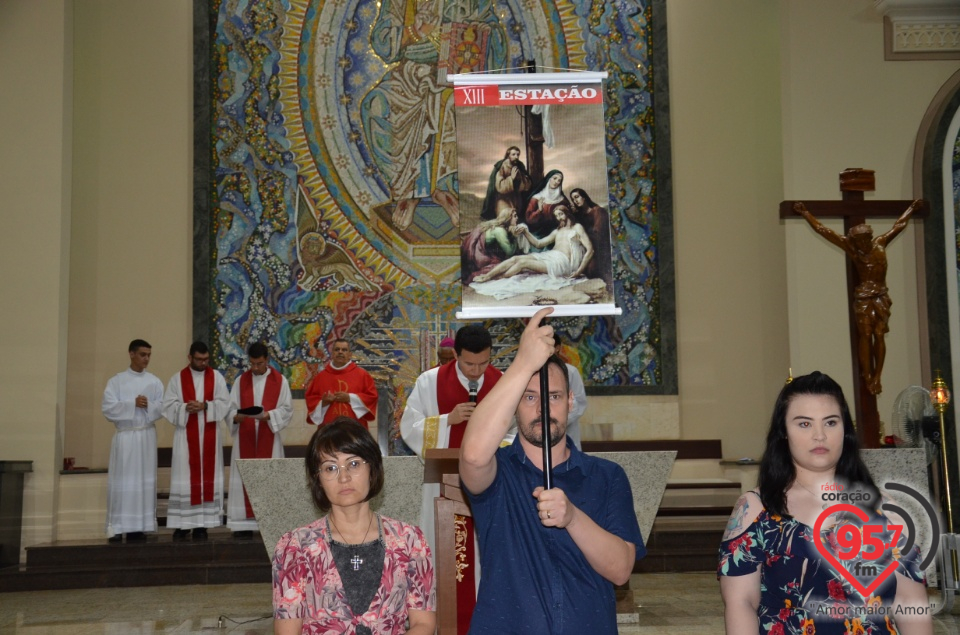 Celebração da 'Sexta-feira da Paixão' na Catedral de Dourados