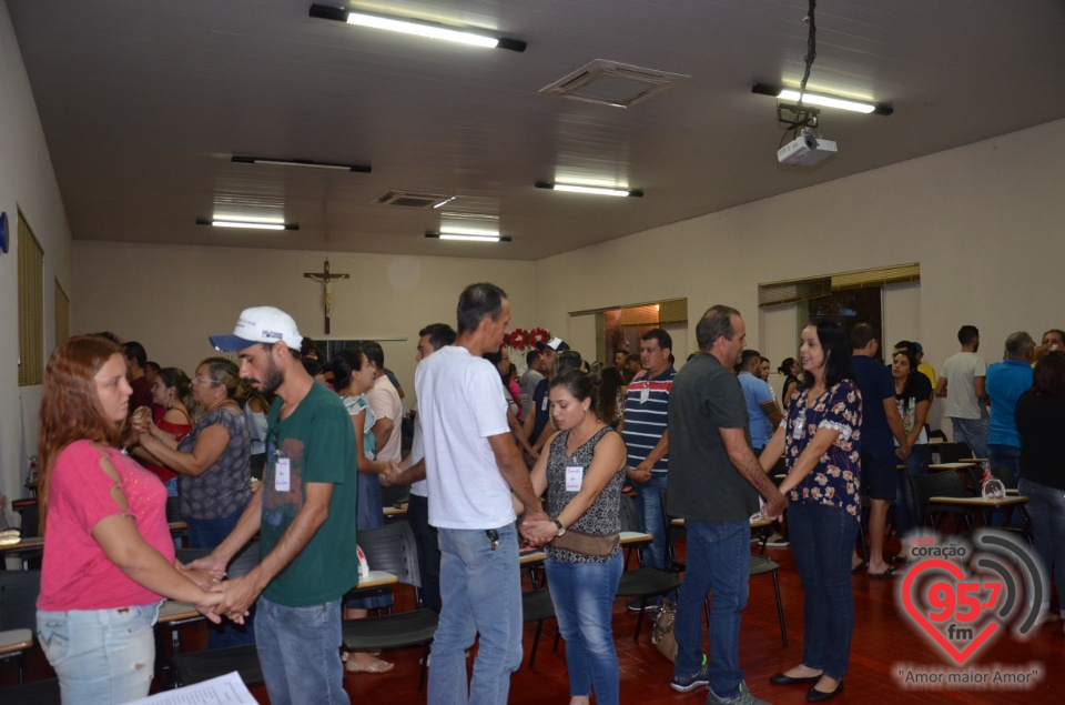 Paróquia São João Batista realiza retiro de 1ª experiência para casais