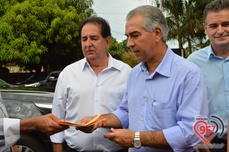 Governador esteve hoje em Itaporã,Douradina e Montese para entrega de obras