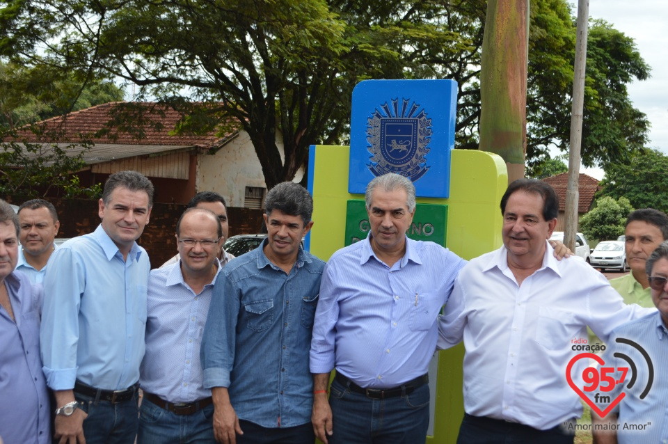 Governador esteve hoje em Itaporã,Douradina e Montese para entrega de obras