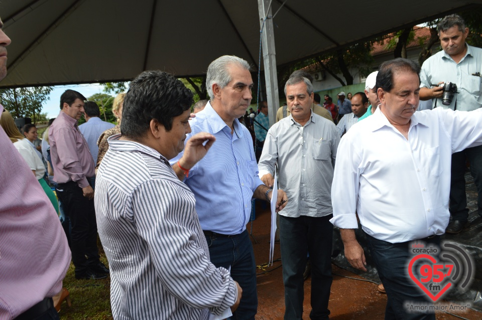 Governador esteve hoje em Itaporã,Douradina e Montese para entrega de obras