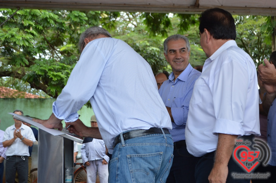 Governador esteve hoje em Itaporã,Douradina e Montese para entrega de obras