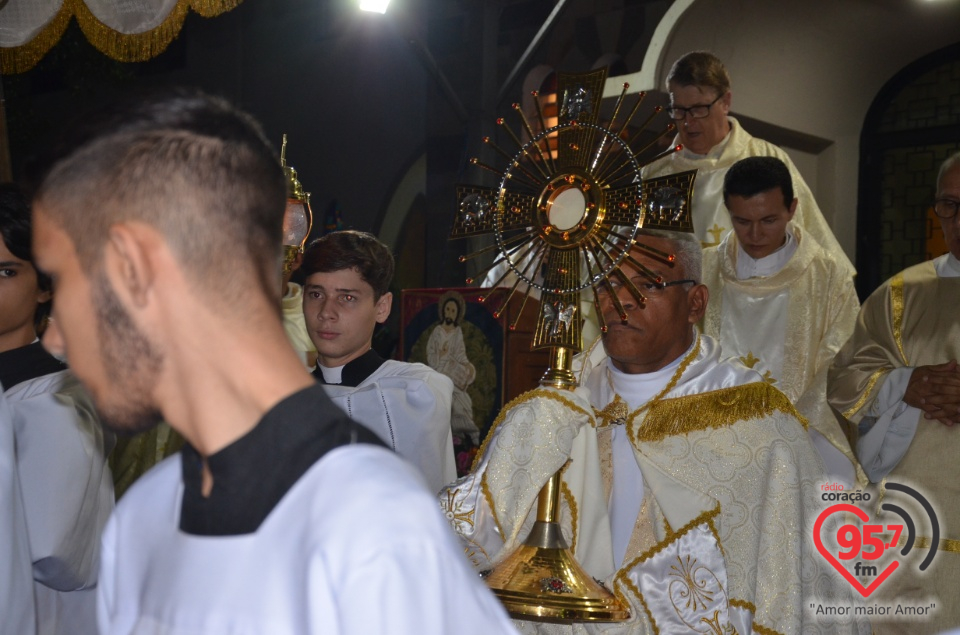 Milhares de fiéis comparecem para a celebração de Corpus Cristhi em Dourados