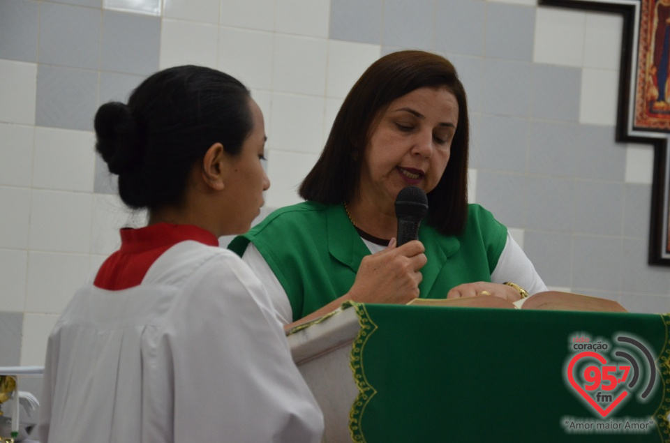 Homenagens a missionárias da comunicação e investidura de coroinhas em Itaporã