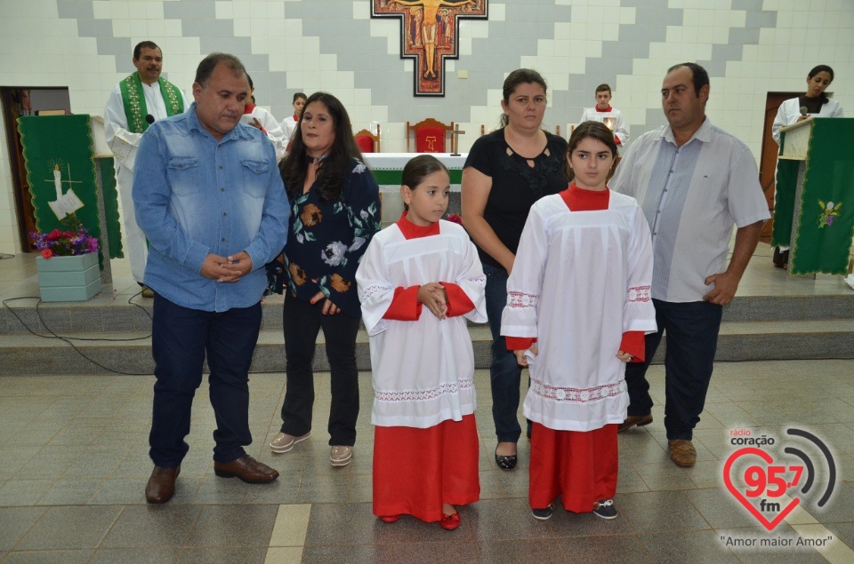 Homenagens a missionárias da comunicação e investidura de coroinhas em Itaporã