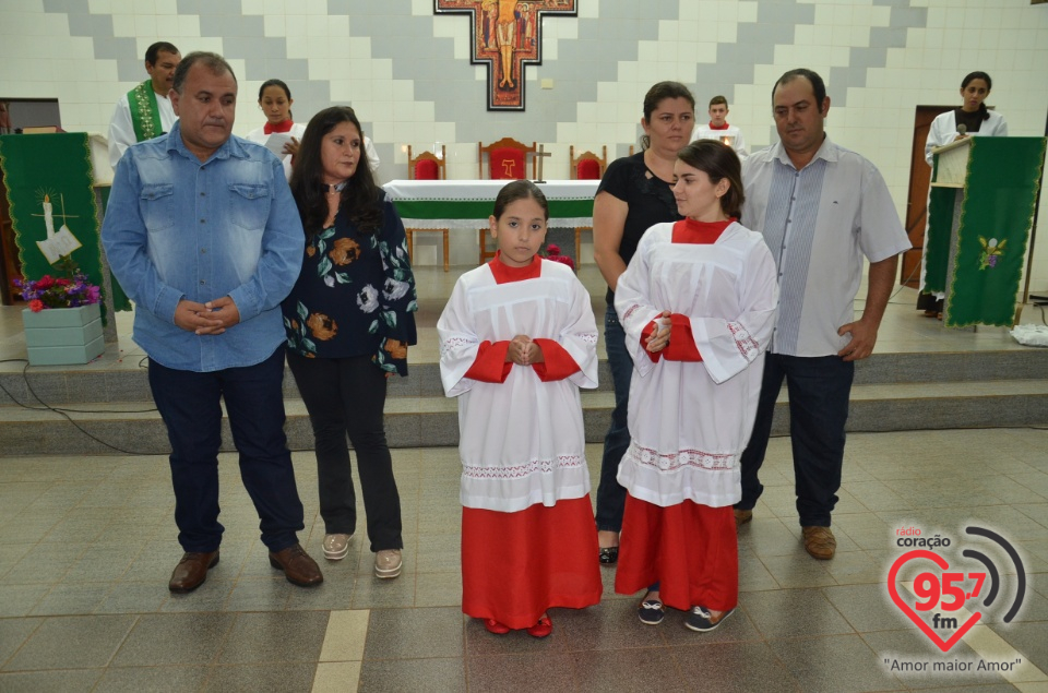 Homenagens a missionárias da comunicação e investidura de coroinhas em Itaporã