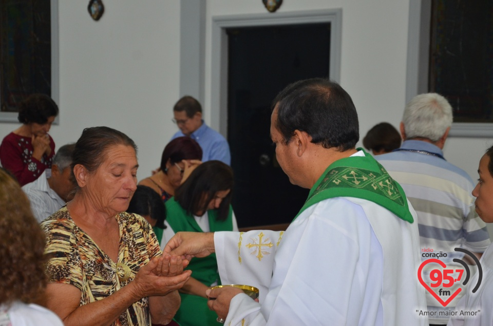 Homenagens a missionárias da comunicação e investidura de coroinhas em Itaporã