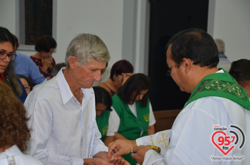 Homenagens a missionárias da comunicação e investidura de coroinhas em Itaporã