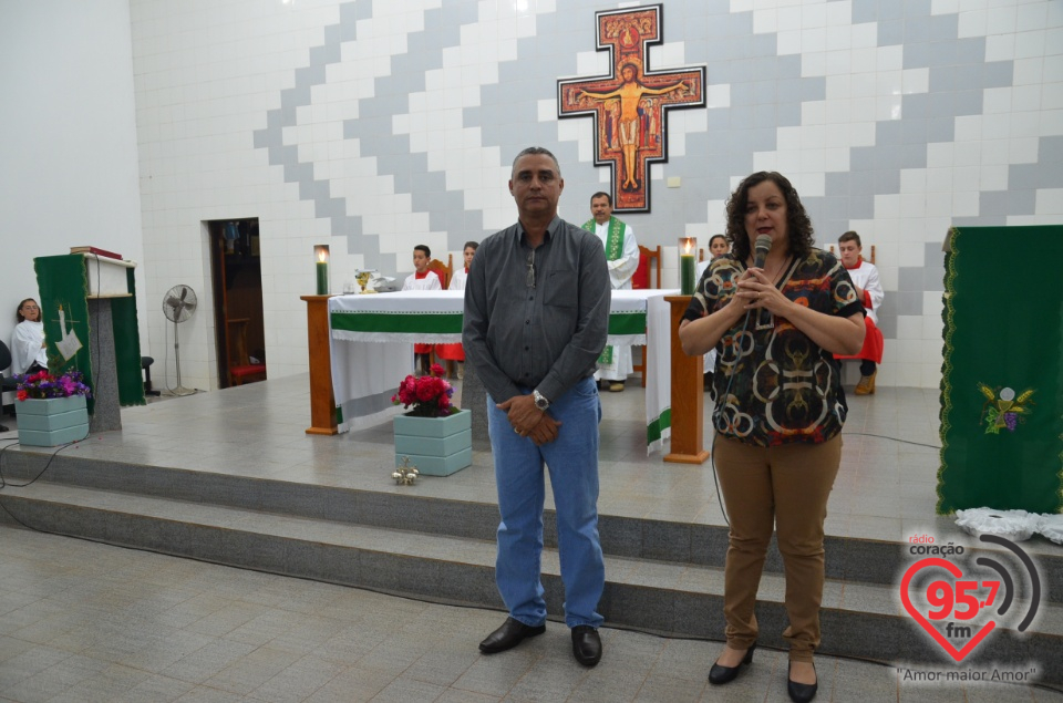 Homenagens a missionárias da comunicação e investidura de coroinhas em Itaporã