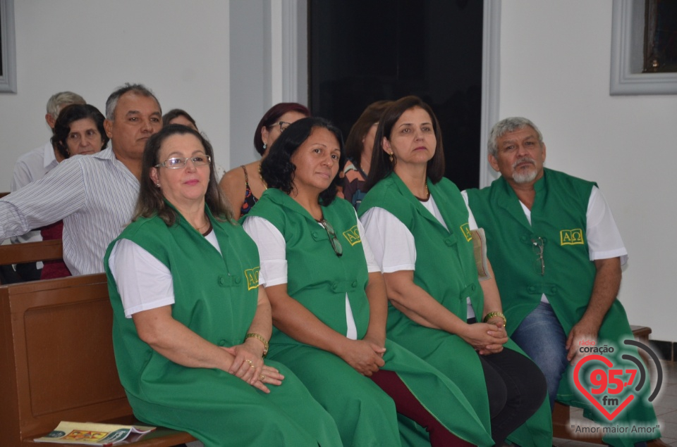 Homenagens a missionárias da comunicação e investidura de coroinhas em Itaporã