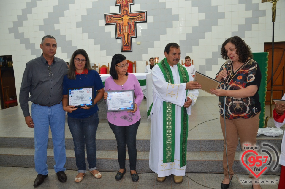 Homenagens a missionárias da comunicação e investidura de coroinhas em Itaporã