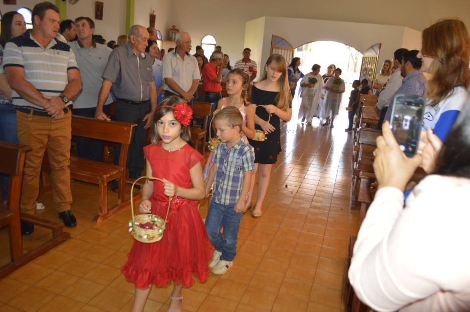 Distrito da Macaúba celebra padroeira N.Sra. da Glória