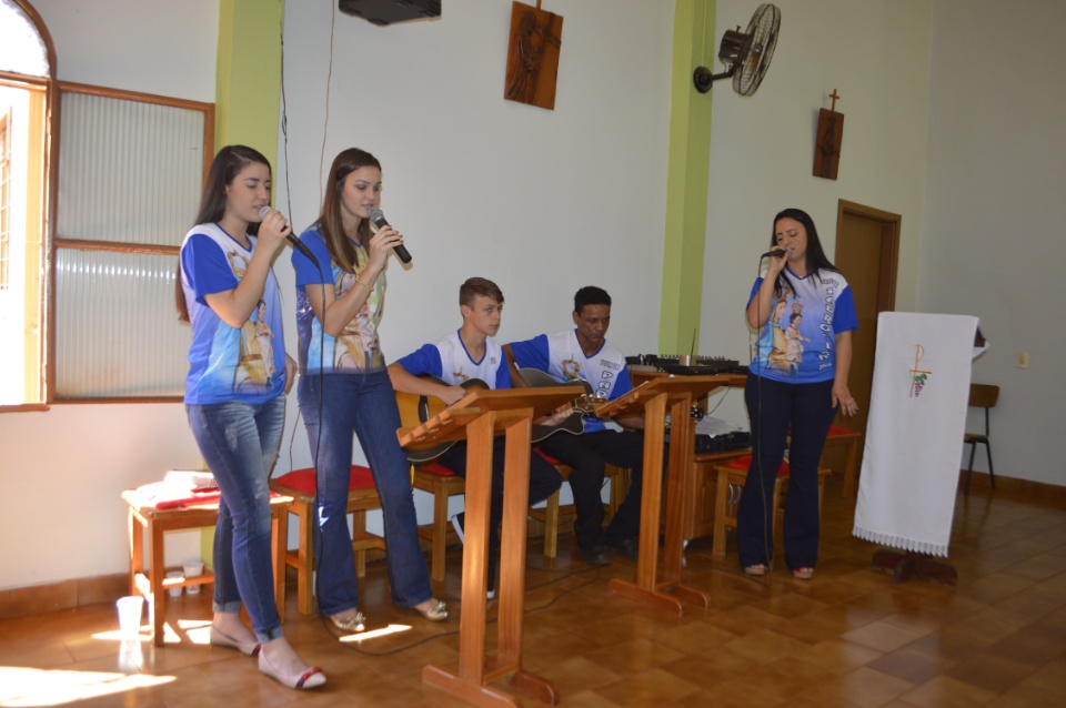 Distrito da Macaúba celebra padroeira N.Sra. da Glória