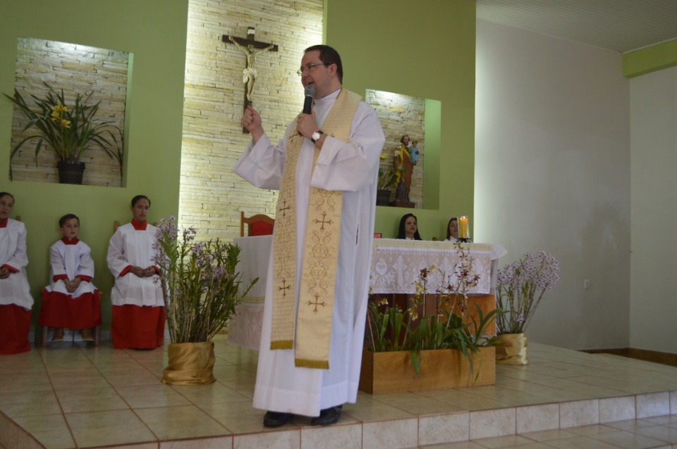 Distrito da Macaúba celebra padroeira N.Sra. da Glória