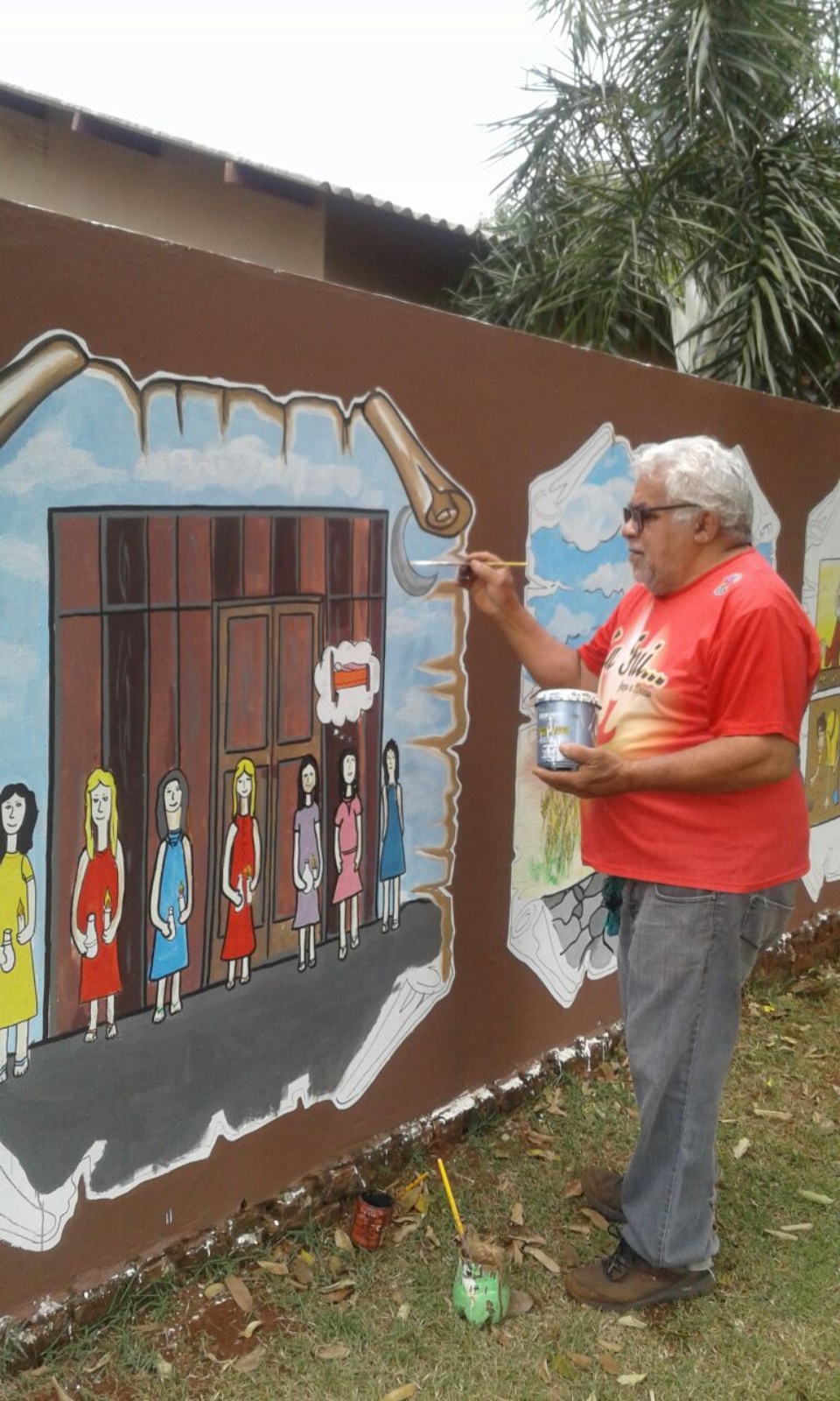 Artista Ednaldo Mendes realiza trabalho artístico junto à Catequese de Itaporã