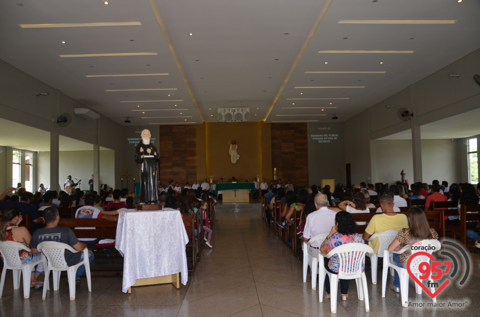 Investidura de Coroinhas e batizado no Santuário Padre Pio