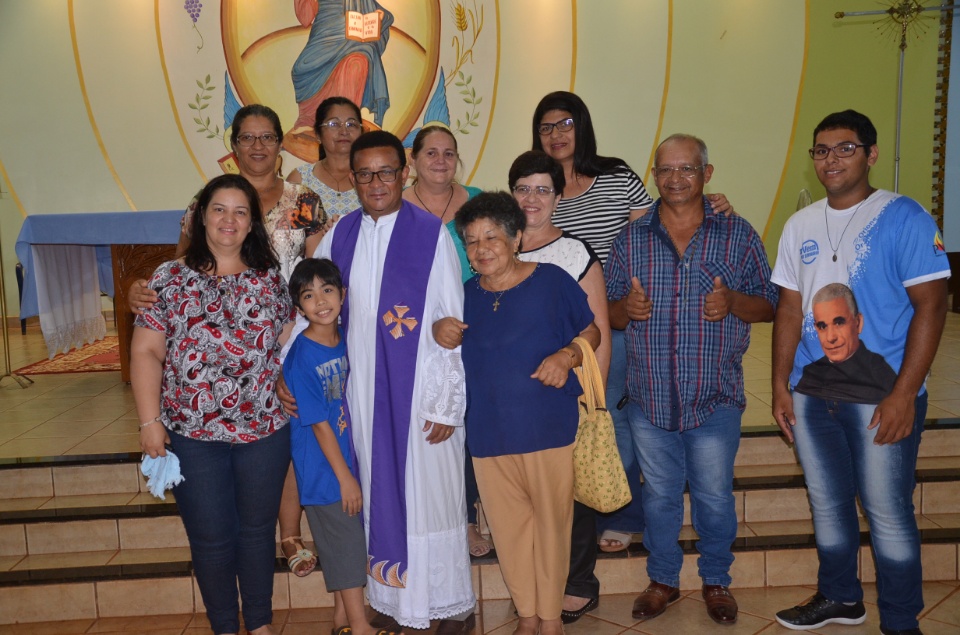 Emoção e homenagens marcam a missa de envio do Pe. Luis C. Aguiar