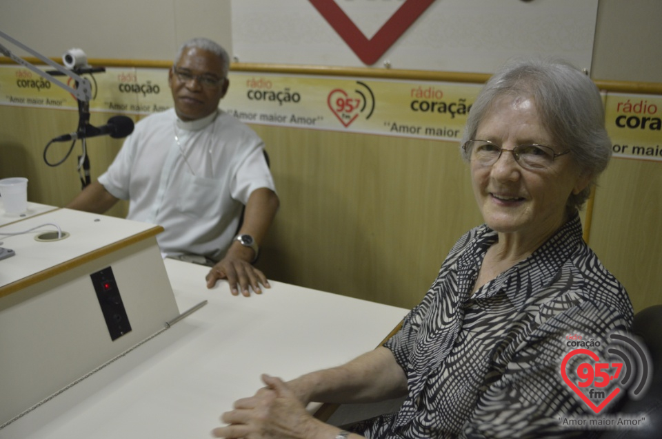 Dom Henrique entrevista Irmã Aparecida Betoni, que partirá em missão na Argentina