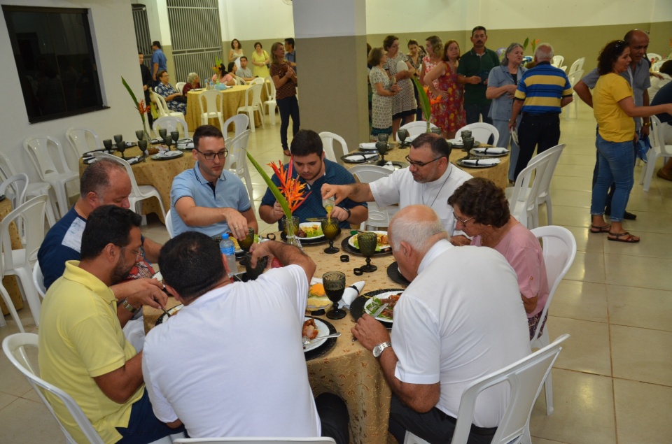 Pe. Crispim Guimarães 50 anos - Fotos da missa e almoço comemorativo